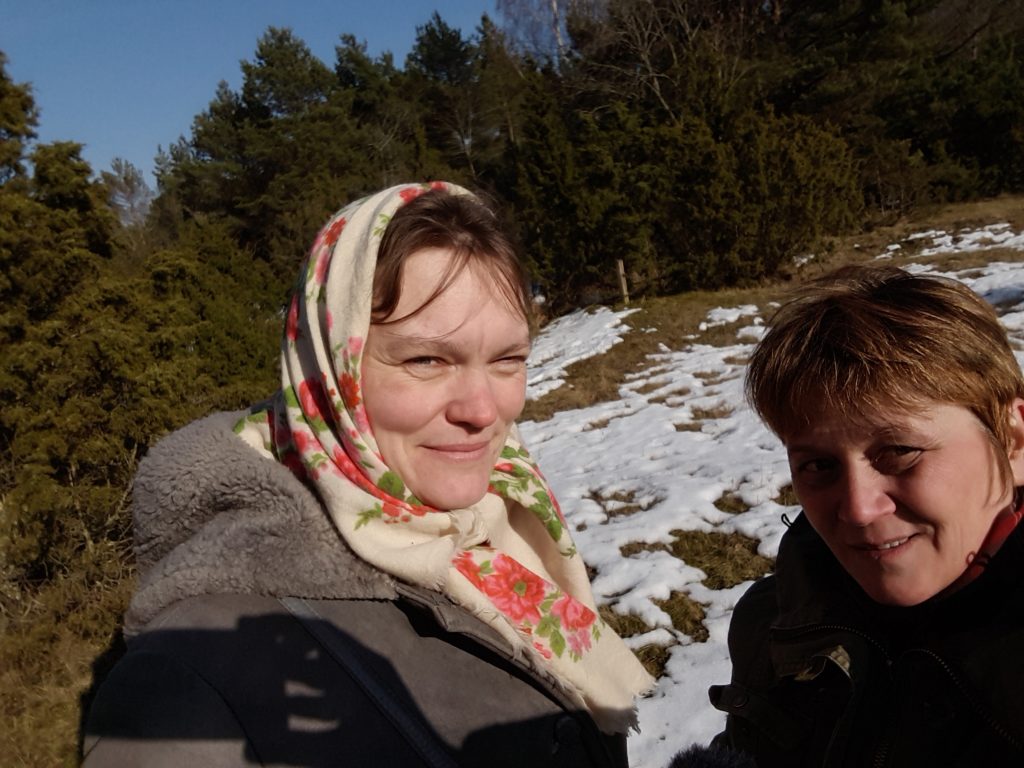 Tammeougu Mari ning Timmi Helle 2018 aasta kevadet vaatlemas
